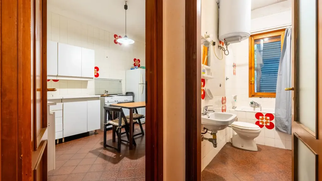 Cuisine - Quadrilocale with Balcony in Cagliari