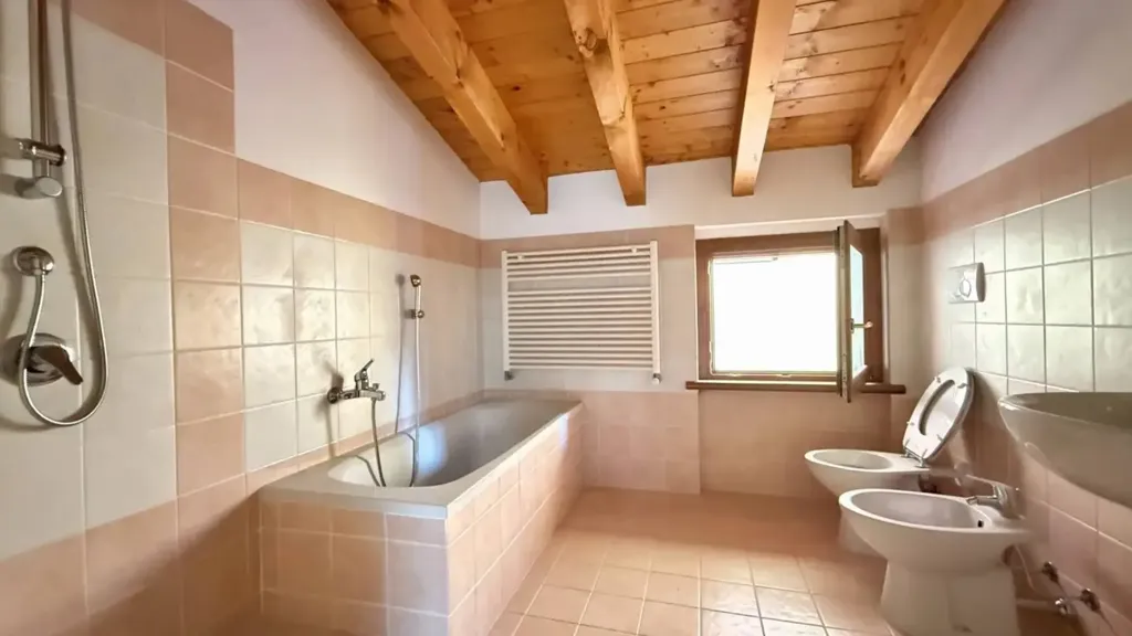 Vannitoad - Rustic-Style Apartment with Panoramic View in Casazza
