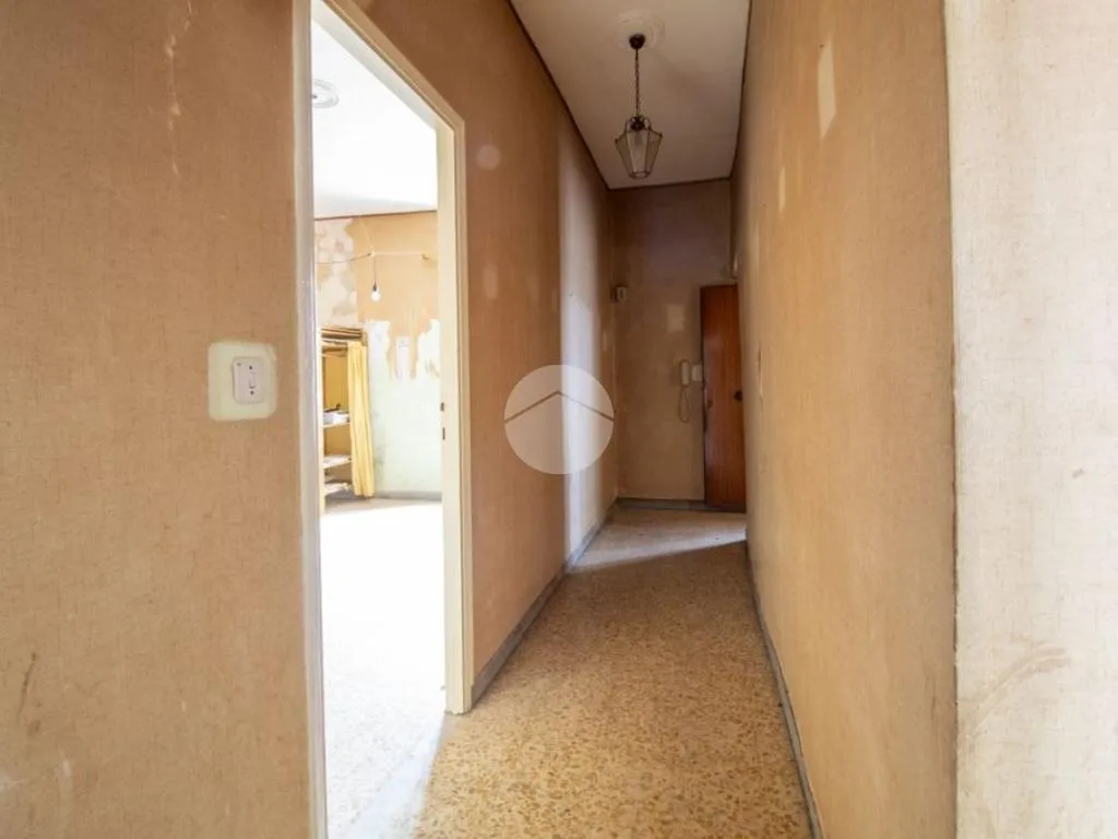 Esik - 3-Room Apartment with Balcony in Moricone