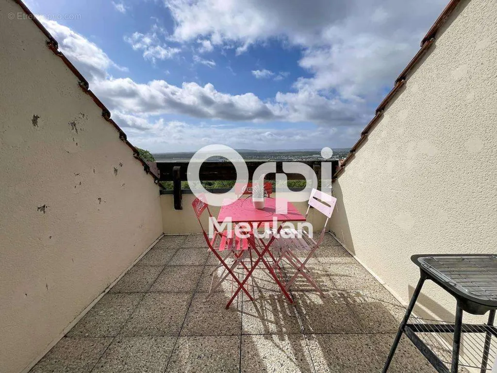 Terrasse - Duplex Lumineux avec Balcon à Meulan-en-Yvelines