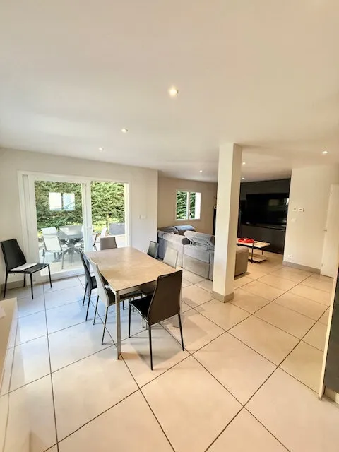 Dining Room - Linked Villa with Large Terrace in Saint-Genis-Pouilly