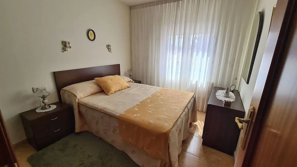Magamistoad - Bright 2-Bedroom Flat in Zona Pinilla