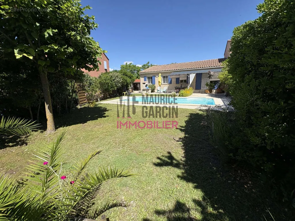 Piscina - Detached House with Pool in Le Thor
