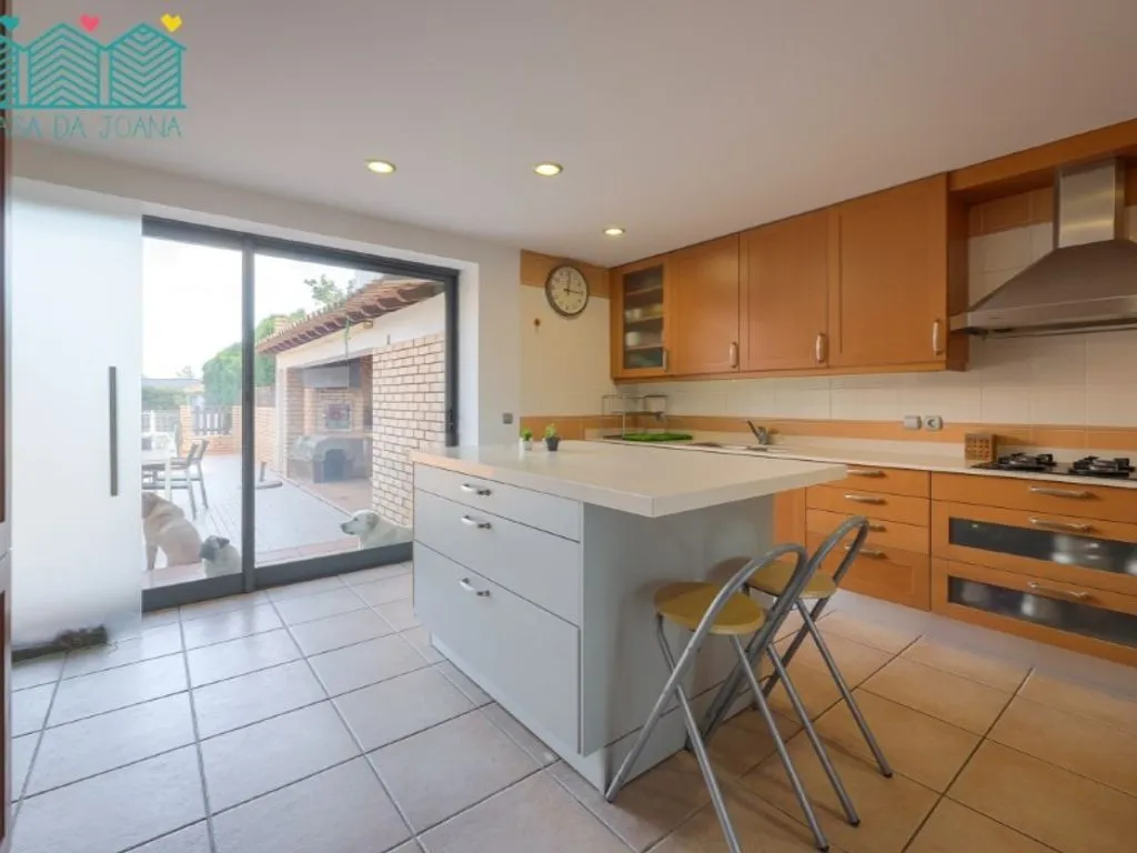 Cuisine - Luxury Villa with Pool in Aveiro