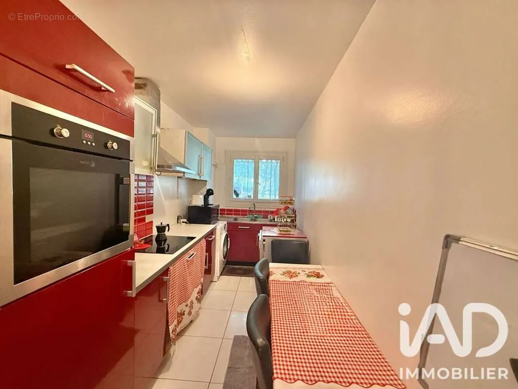 Cucina - Apartment with Balcony in Meaux