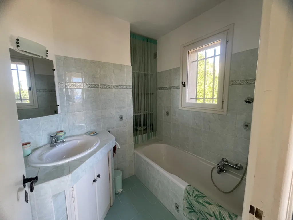 Vannitoad - Traditional House with Sea View in Cavalaire