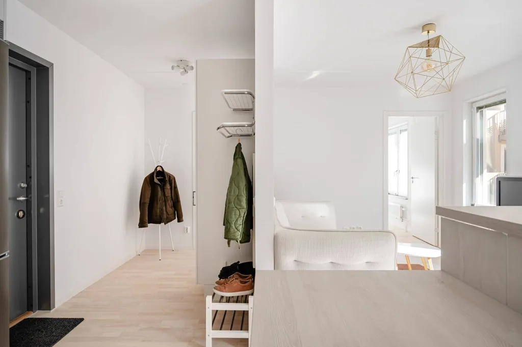 Ingresso - 2nd Floor Apartment with Balcony in Täby