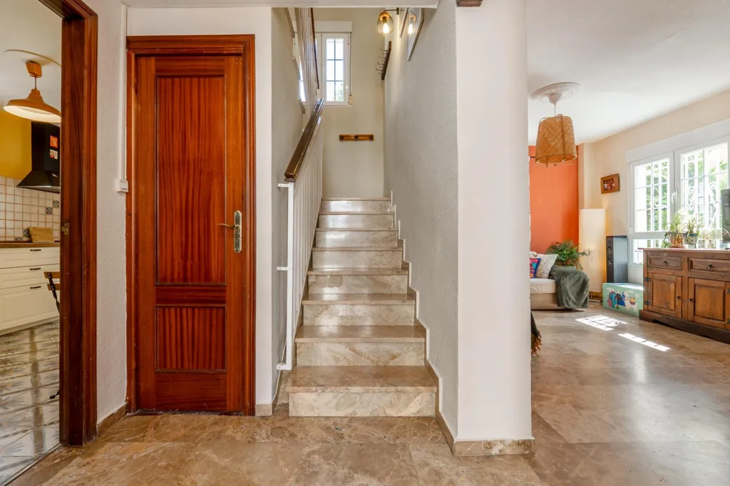 Esik - Chalet with Pool and Terrace in Gojar