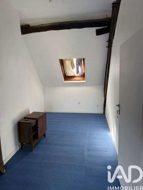 Maison 6 pièces à Bruere-Allichamps