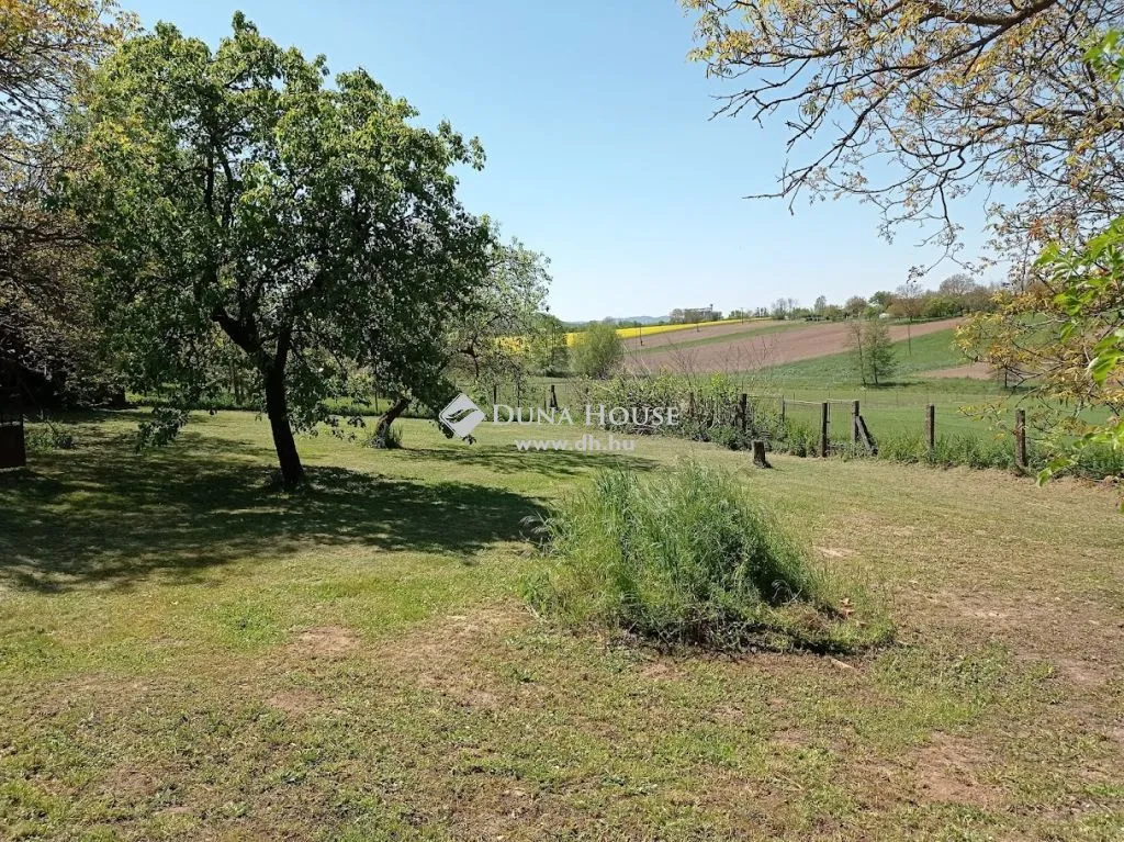 Aed - Historic Brick House with Vineyard in Batyk