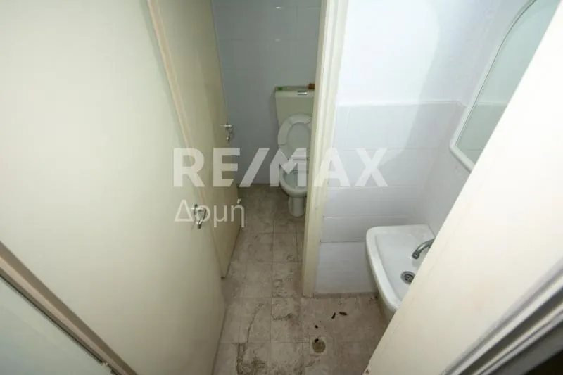 Vannitoad - Commercial Space with Parking in Volos