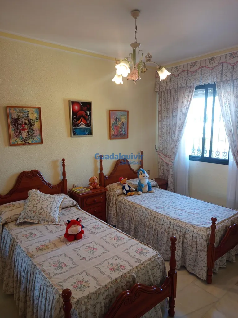 Bedrooms - Independent Chalet with Pool in Cerros de Montequinto