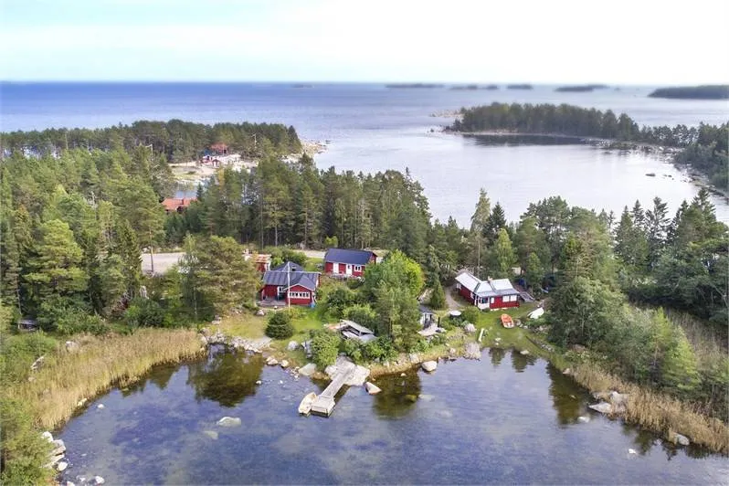 Õhuvaade - Villa with Private Pier near Olsvik Coast