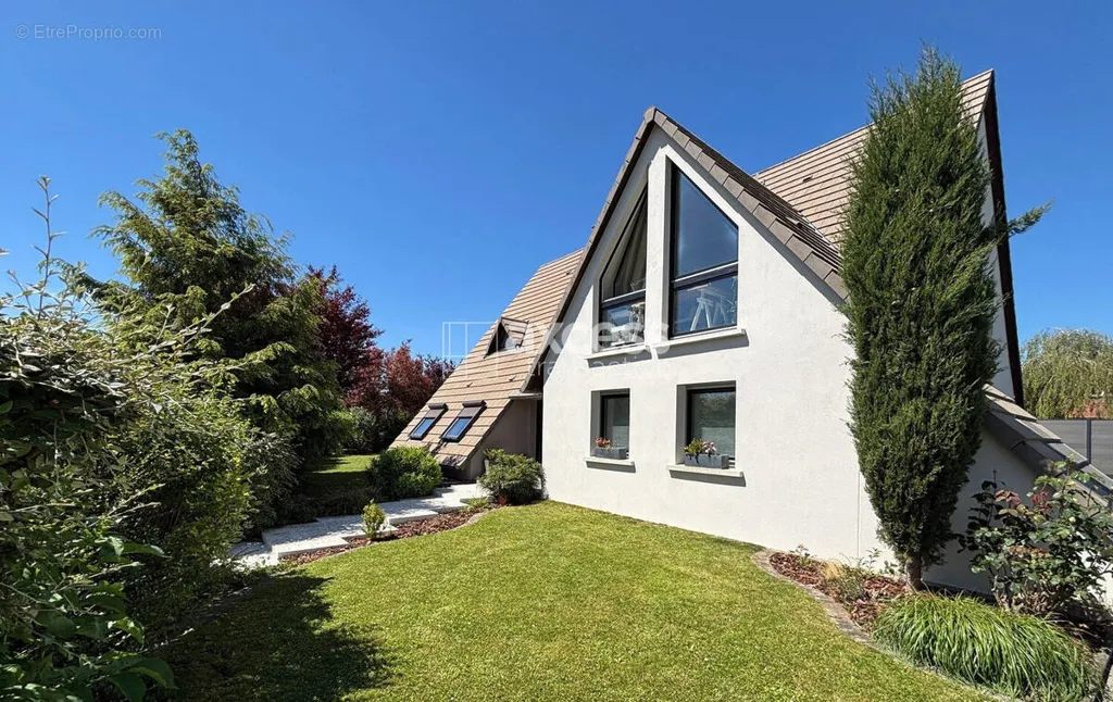 Extérieur - Maison Familiale avec Jardin à Weitbruch