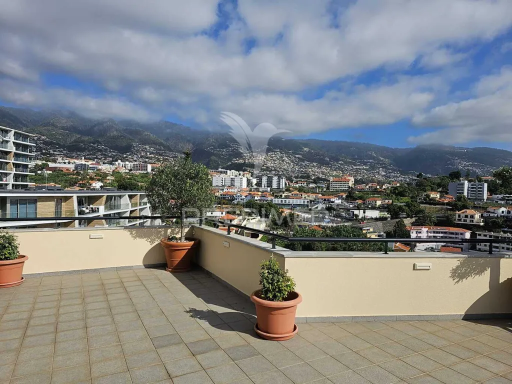 Terrasse - Luxury Penthouse with 360º View in Funchal
