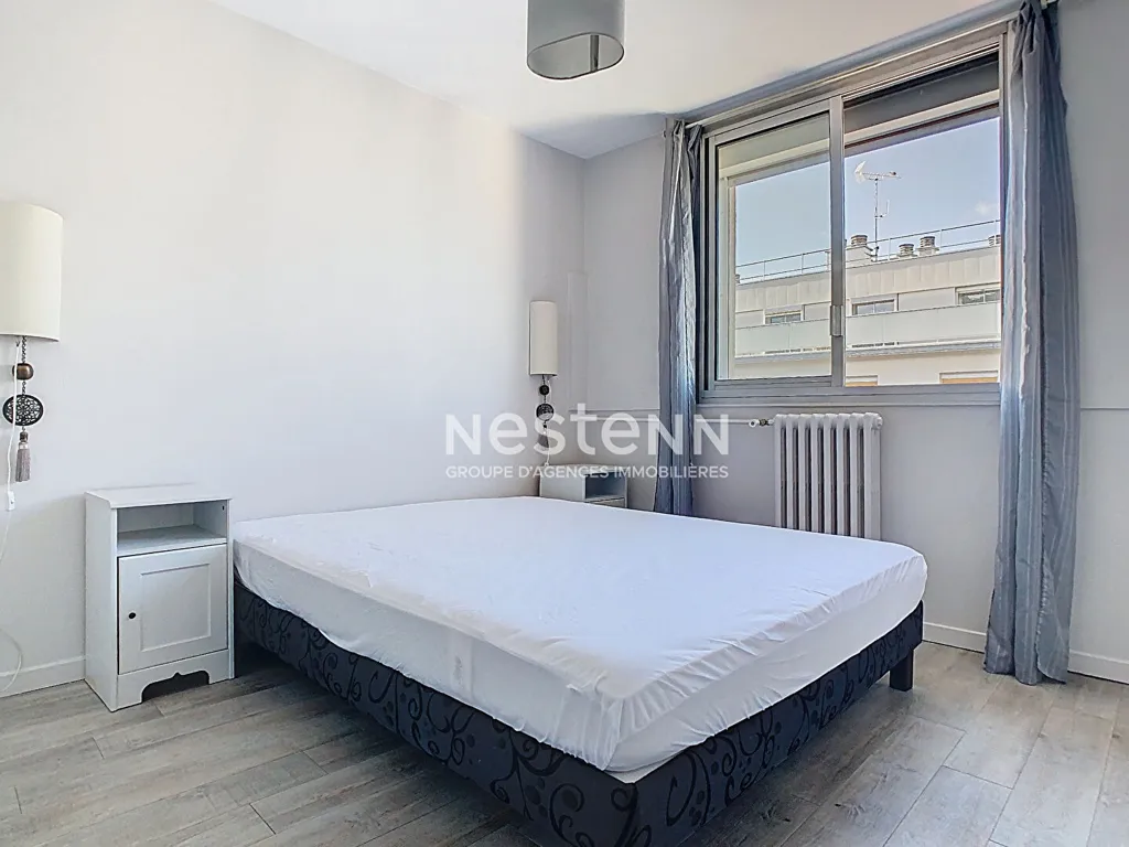 Chambres - Appartement Meublé Traversant à Issy-les-Moulineaux