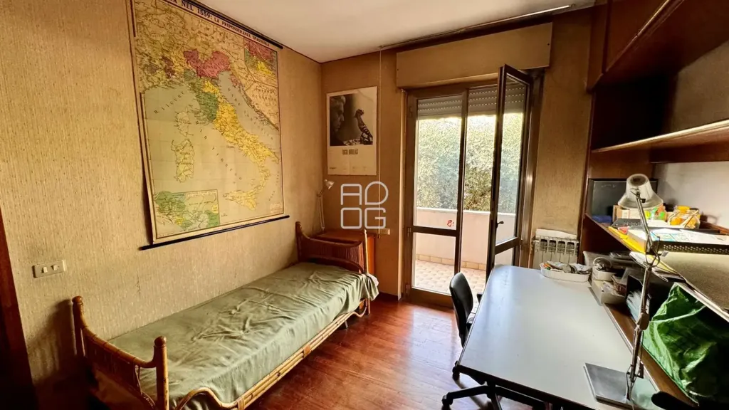 Bureau - Quadruplex with Garden View in Desenzano del Garda