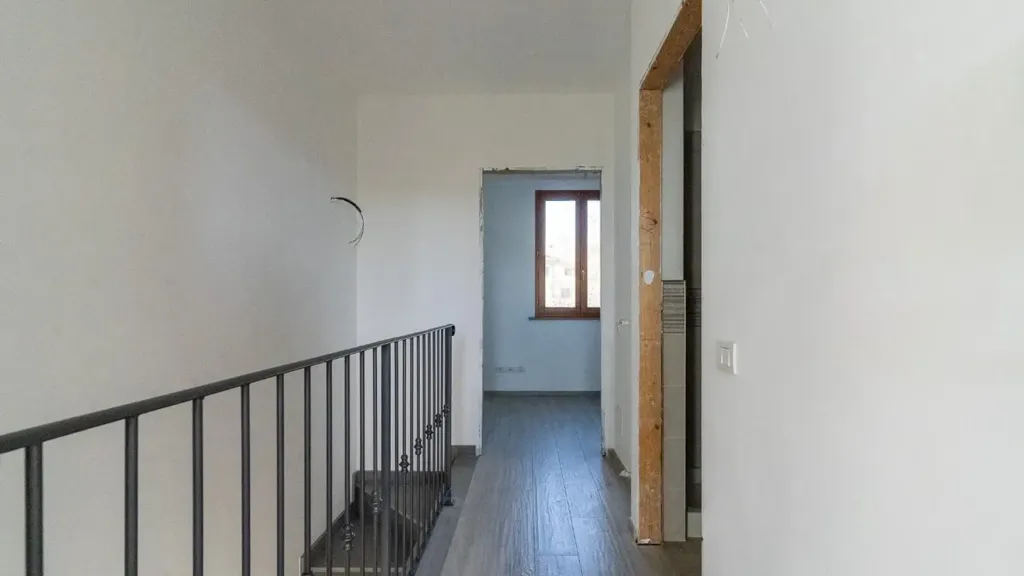Entrée - Rearranged Apartment with Garden in Petrazzi