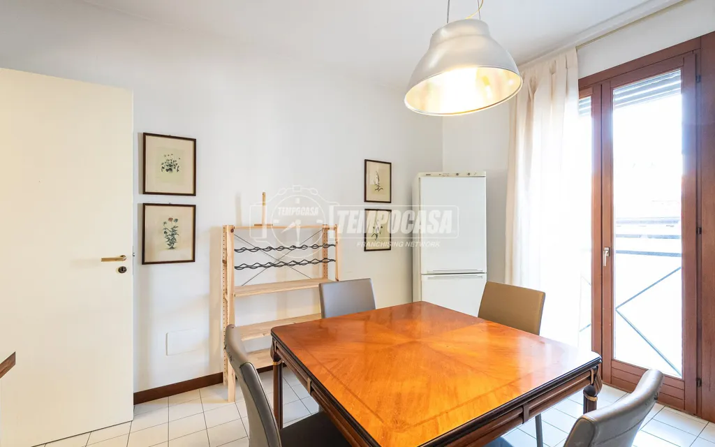 Salle à manger - Mansard Apartment with Balcony in Mariano Comense