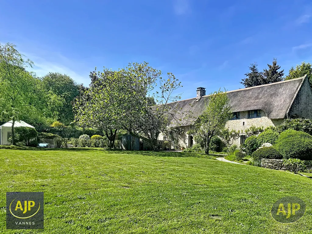 Jardin - Longère en Pierre avec Piscine près de Vannes