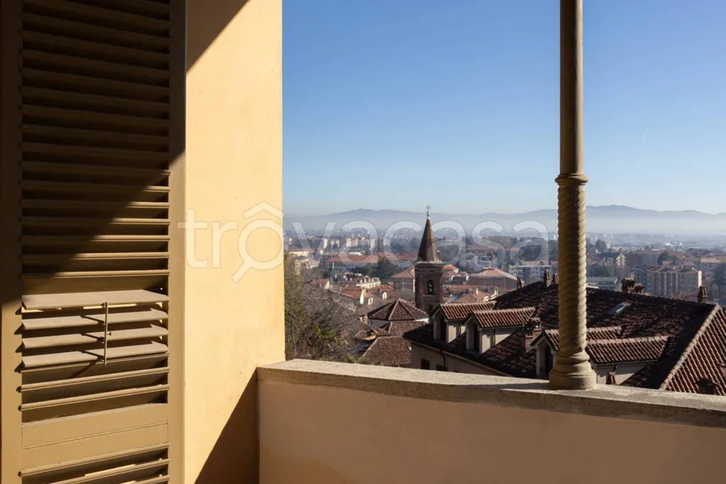 Rõdu - Historic Villa with Panoramic View in Rivoli
