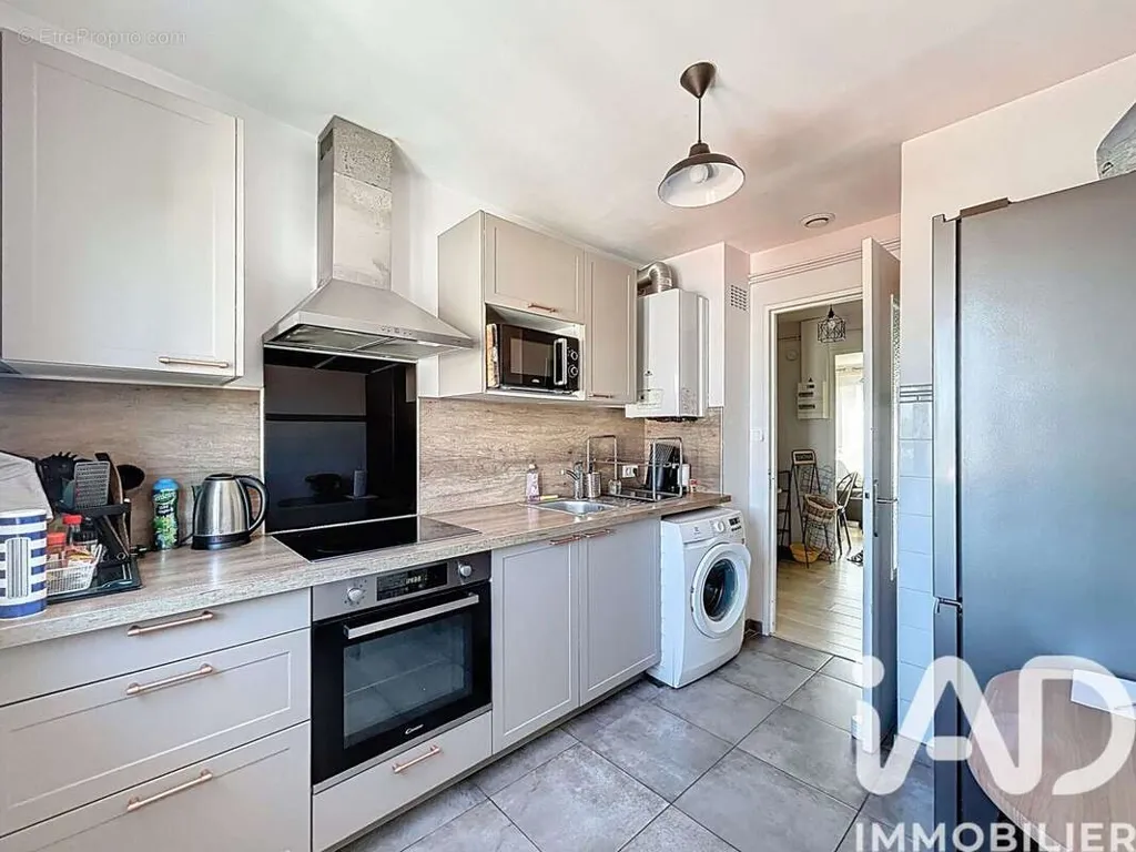Cuisine - Appartement Traversant avec Balcon à Perpignan