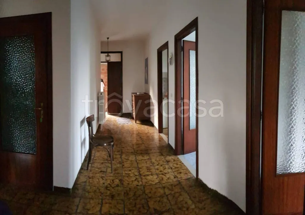 Esik - Detached Apartment with Garden in Ormea