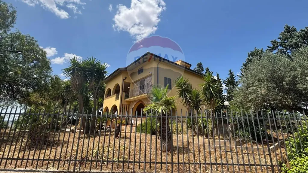 Extérieur - Bifamiliar Villa with Garden in Caltanissetta