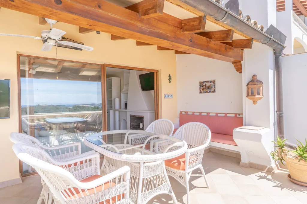 Terrass - 2 magamistoaga korter asukohas Calvia