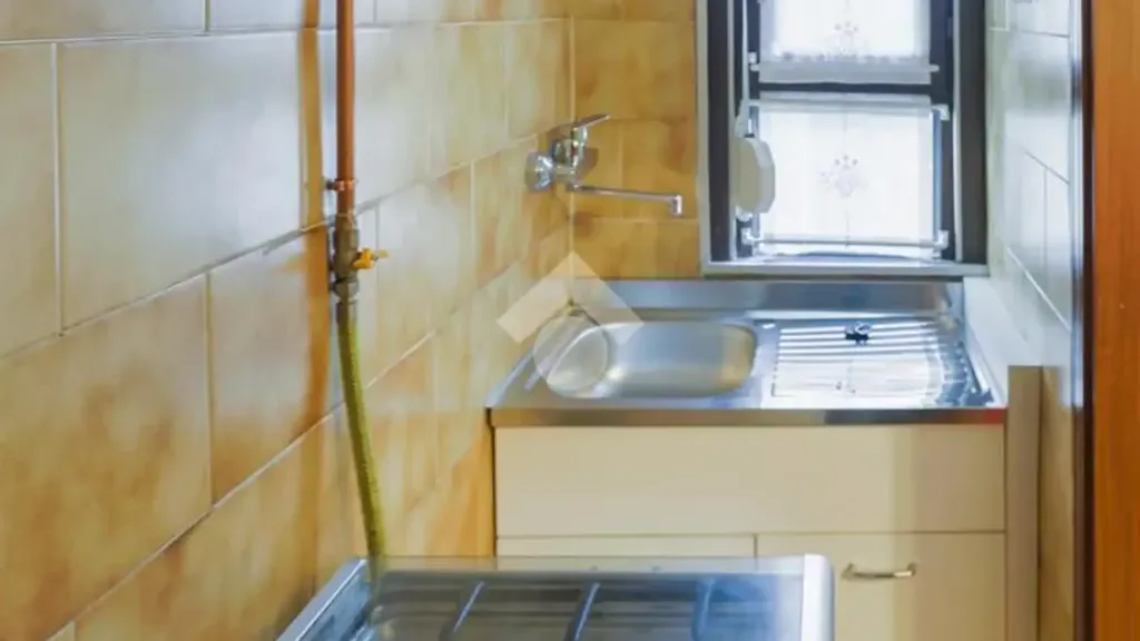 Kitchen - Student-Friendly Flat with Balcony in Milan