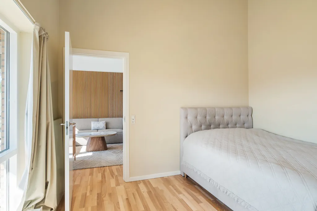 Chambres - Renovated 4-Bed Flat with Terrace in Farum