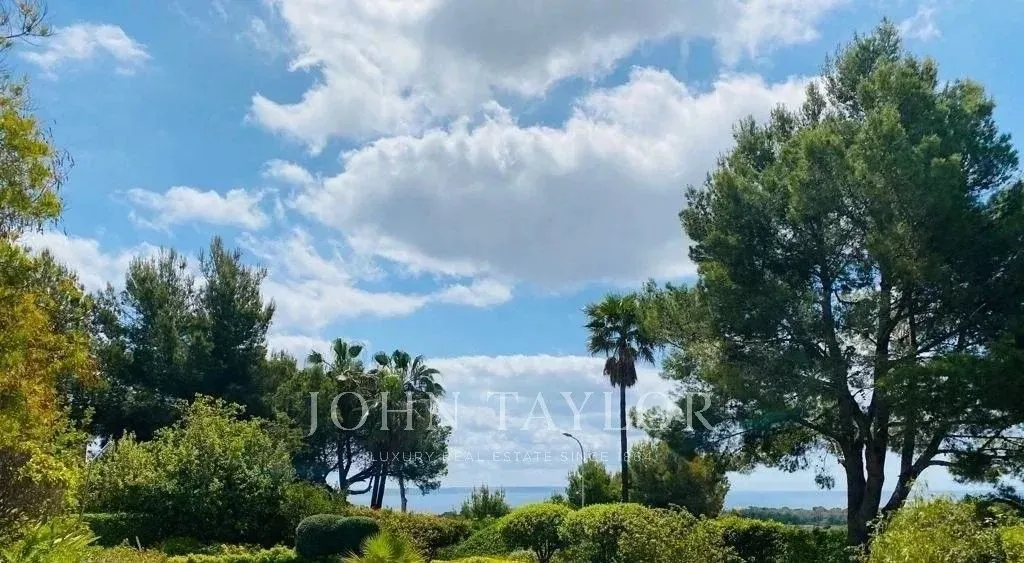 Garden - Development Land with Sea View in Bendinat