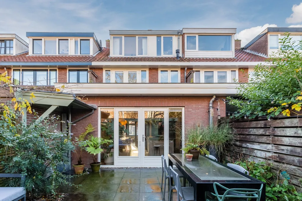Terrass - 1930s Semi-detached House with Garden in Haarlem