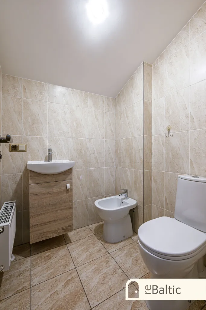 Salles de bain - Two-Storey Apartment with Fireplace in Burbiškės