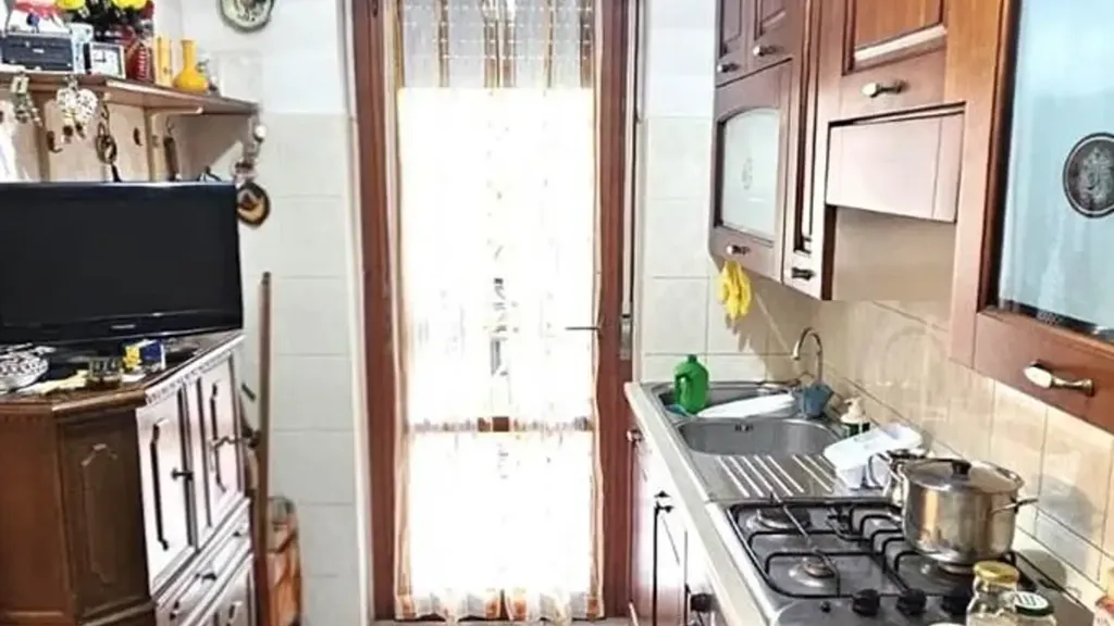 Cuisine - Bright 2-Bedroom Apartment in Fiano Romano