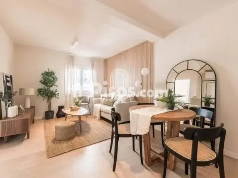 Dining Room - Modern Flat with Balcony in Guindalera