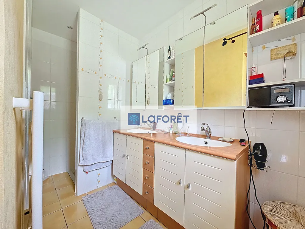 Salles de bain - Maison de 6 Pièces avec Jardin à Brest Rive Droite