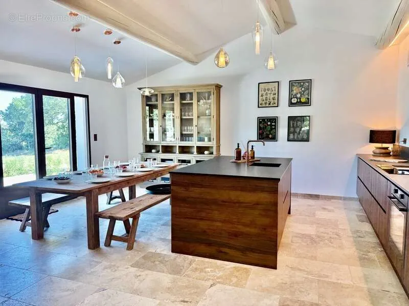 Köök - Renovated Bastide with Luberon View in Oppède