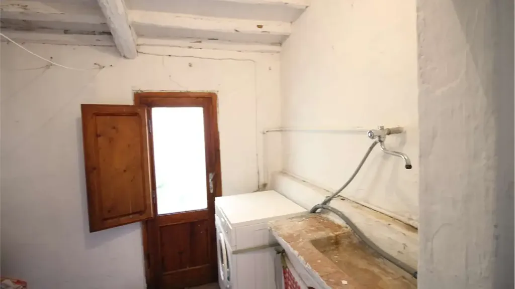 Buanderie - Spacious Apartment with Courtyard in Buti