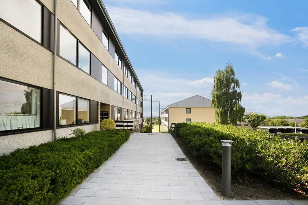 Välivaade - Condo with South-Facing Balcony in Hasseris