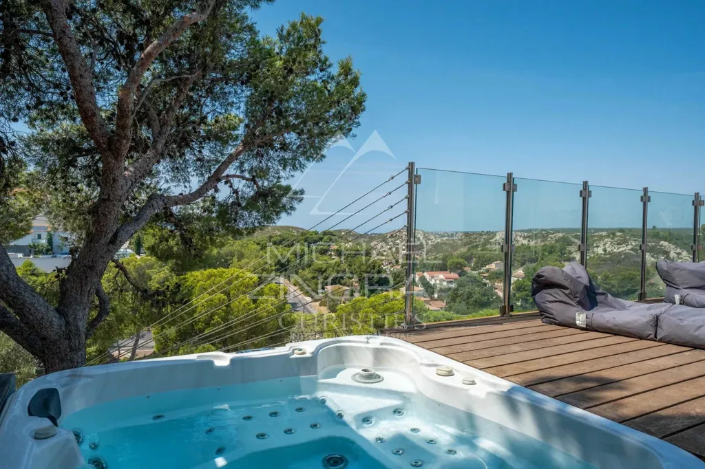 Terrass - Villa with Sea View in Ensues-la-Redonne