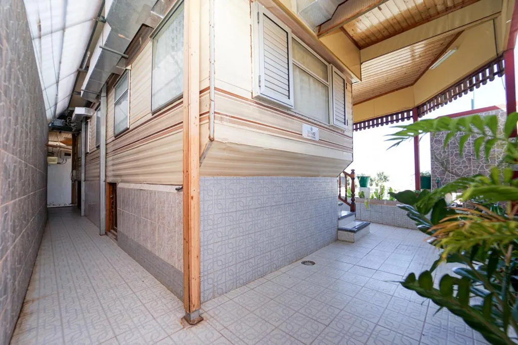 Aed - Caravan House with Outdoor Kitchen in San Bartolomé