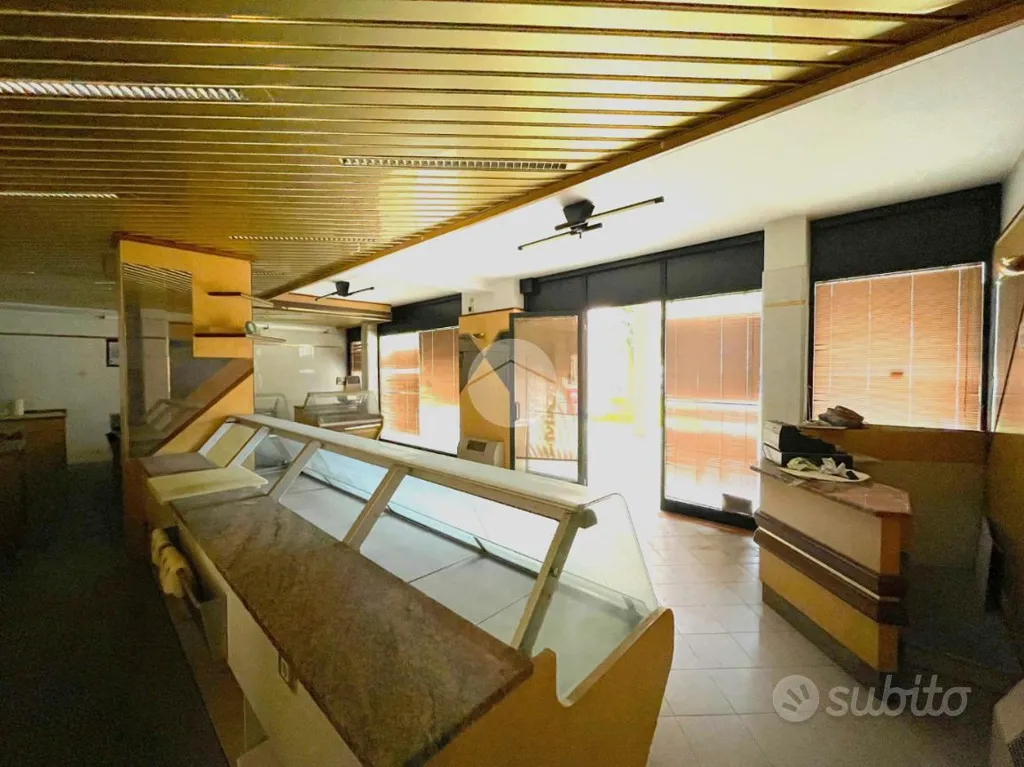 Stanze - Shop with Basement in Roncadelle