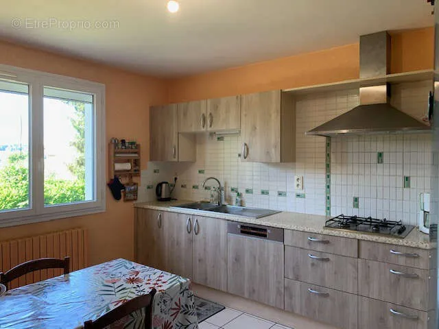 Köök - Charming House with Garden on Heights