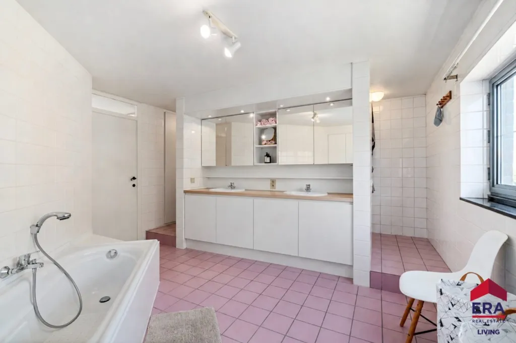 Vannitoad - Semi-Detached House with Garden in Hofstade