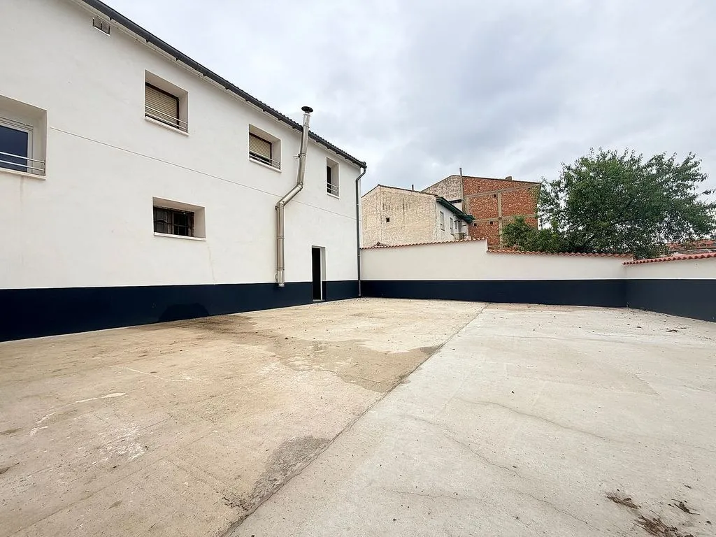 Aed - Terraced House with Terrace in Milagro