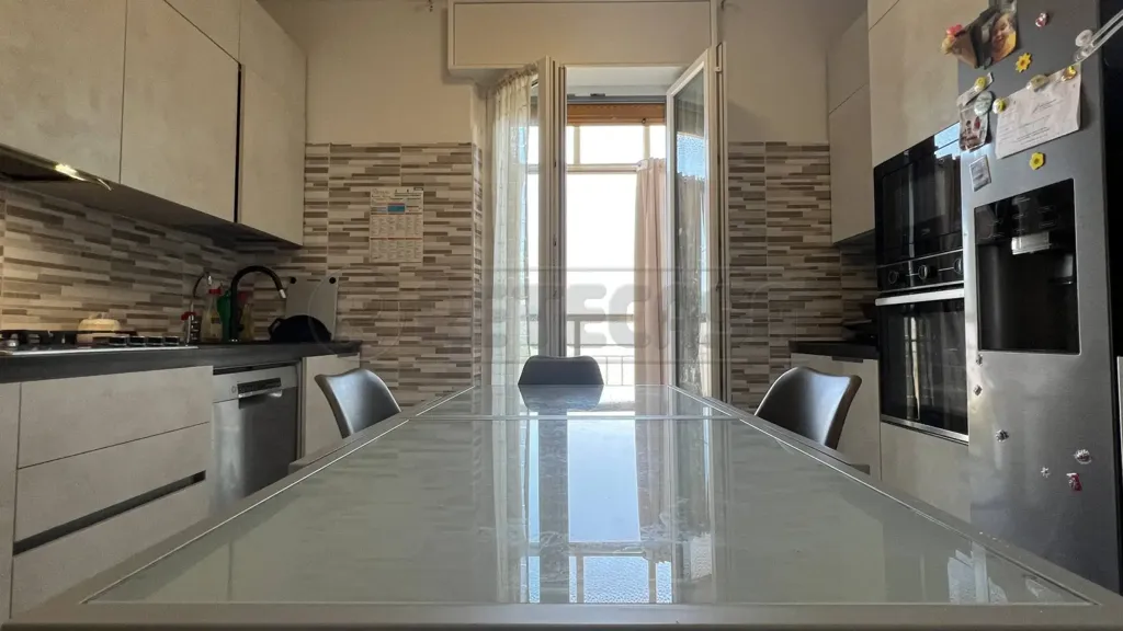 Cuisine - Three-Bedroom Apartment with Panoramic View in Barbarano Mossano