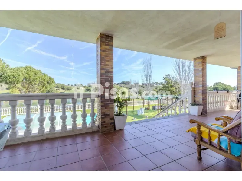 Terrass - Chalet with Golf View in Cabanillas del Campo