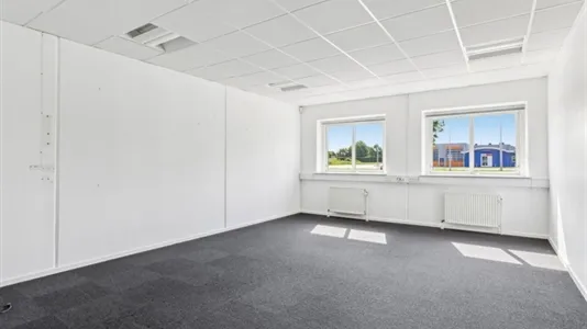 Bureau - Logistics Property with Strategic Location in Kolding
