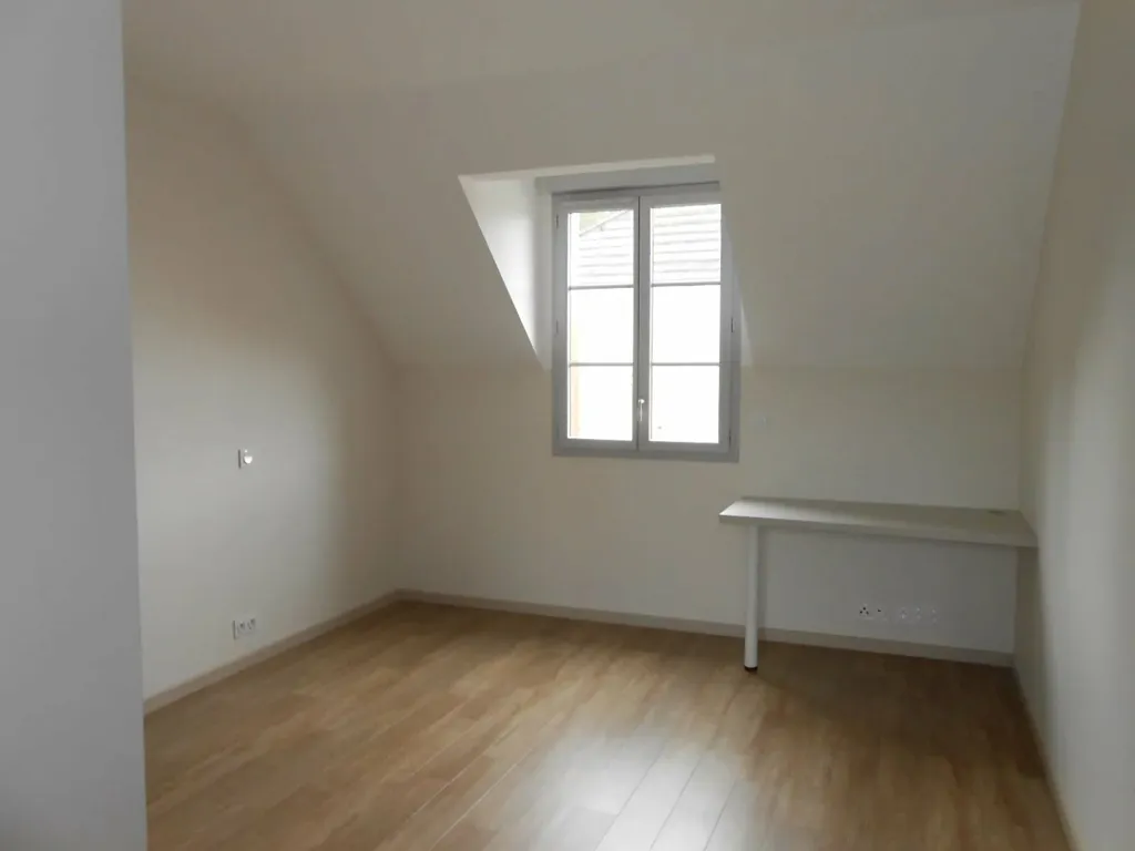 Pièces - Maison 3 Pièces avec Jardinet à Favières